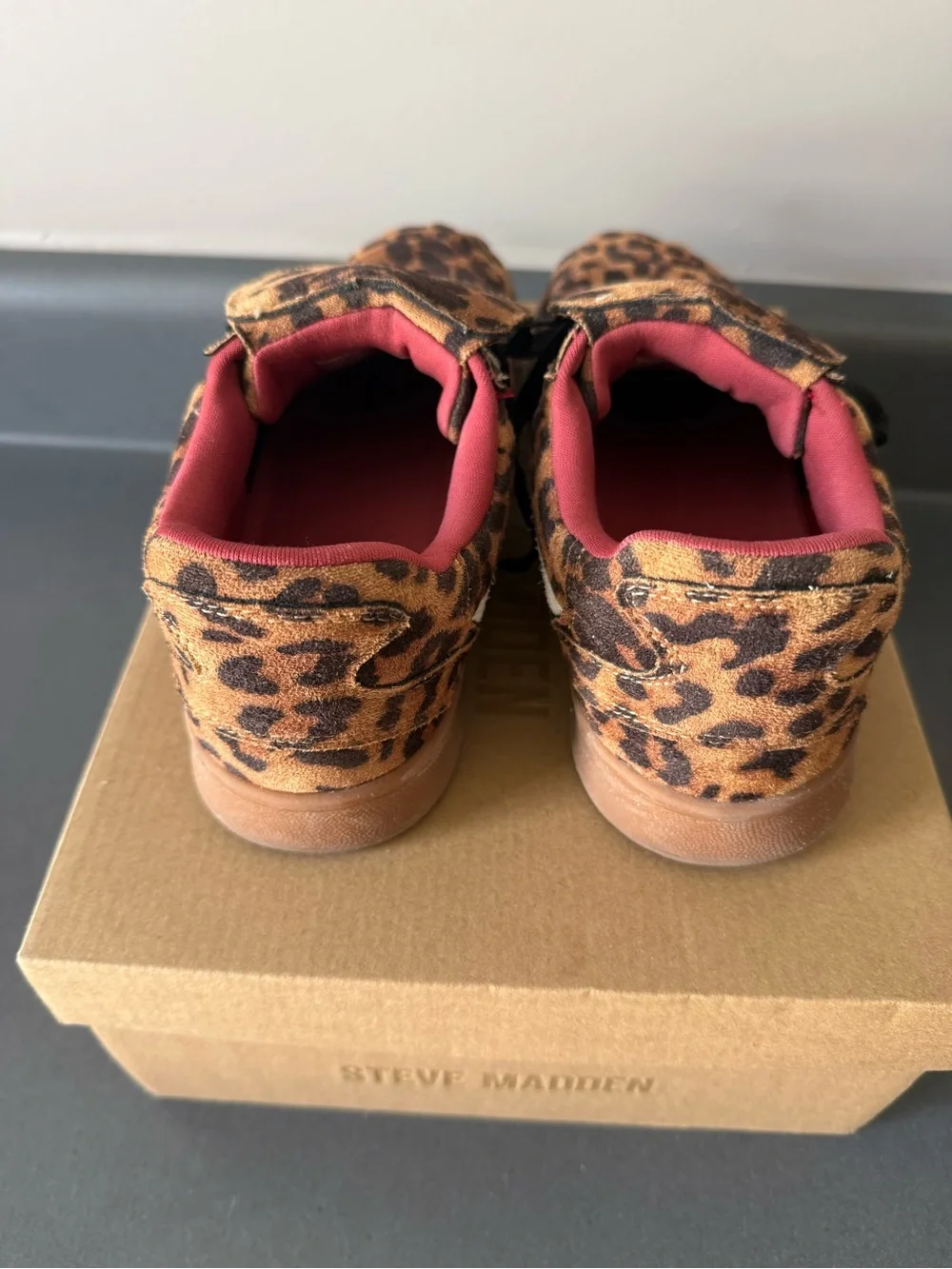 STEVE MADDEN MADRID Low top Sneakers NIB 8.5 Women’s Shoes Leopard Retro